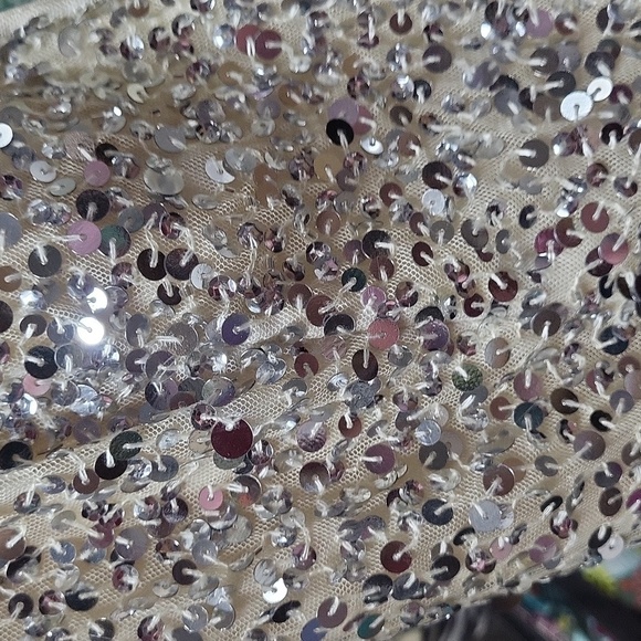 Mac duggal 5312 NWT size 12 Gold sequins - Picture 5 of 8